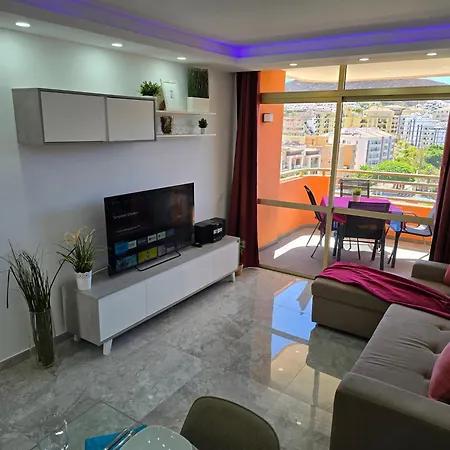 Apartment Exclusive Eden, Marble Floor, Luxury Bathroom, Heated Pool, Close To Centre, Sea View, Balcony *