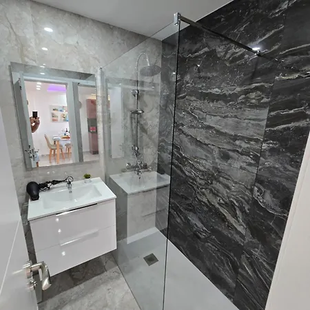 Exclusive Eden, Marble Floor, Luxury Bathroom, Heated Pool, Close To Centre, Sea View, Balcony Appartamento *