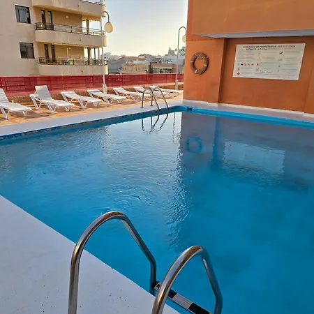 Exclusive Eden, Marble Floor, Luxury Bathroom, Heated Pool, Close To Centre, Sea View, Balcony アパート